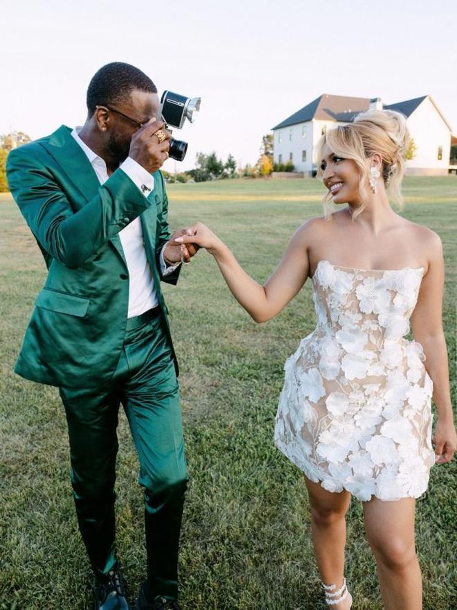 沃克也愿意, 一群人在草 沃克也愿意, 一群人在草