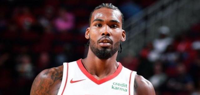 在攻防两端, 乌度卡的球, 全面