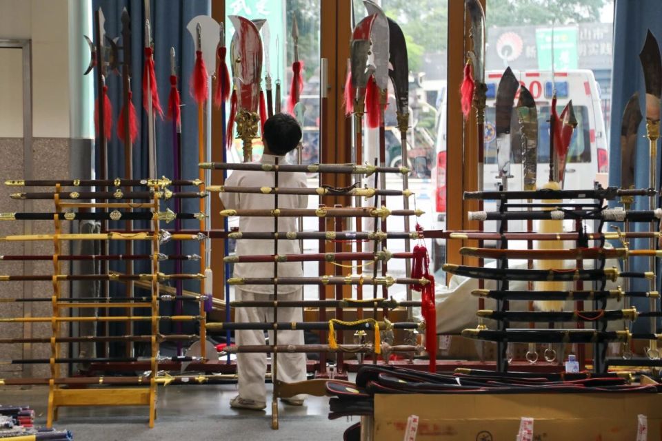 inews, MAA, 影响力正不